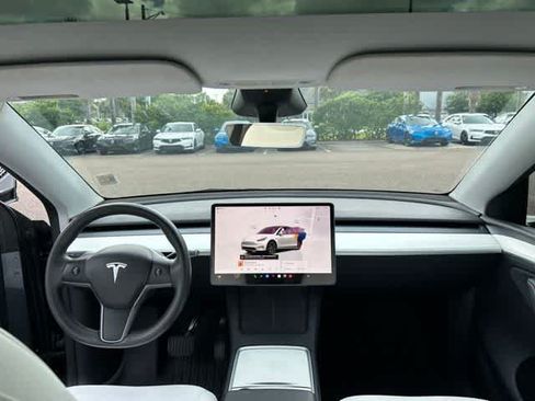 Used 2023 Tesla Model Y Long Range AWD/4WD image 11
