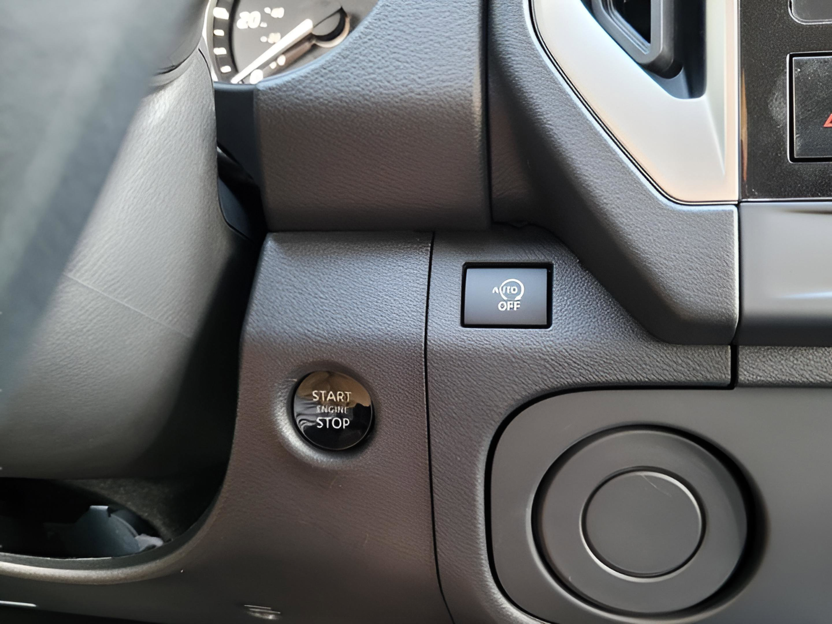 Used 2026 Nissan Frontier SV w/ Tow Package RWD image 15