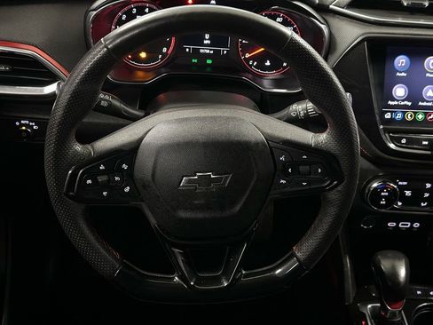Used 2022 Chevrolet TrailBlazer RS w/ Convenience Package image 3