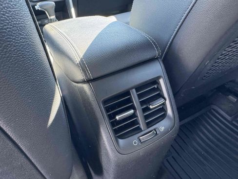 Used 2022 Kia Niro EX FWD image 18