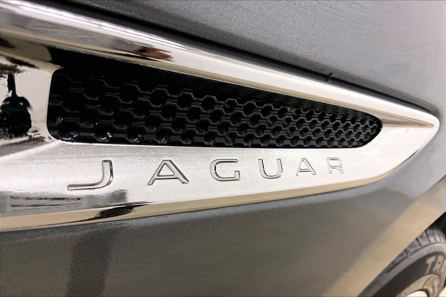 Used 2017 Jaguar F-PACE Premium AWD/4WD image 30
