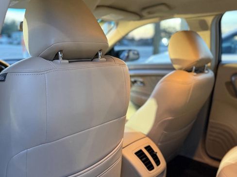 Used 2016 Ford Taurus SEL w/ Equipment Group 201A image 14