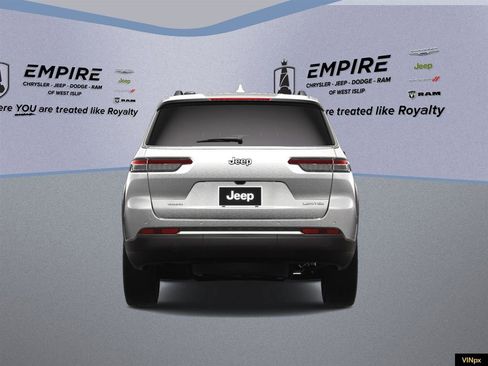 Used 2025 Jeep Grand Cherokee L Limited AWD/4WD image 7