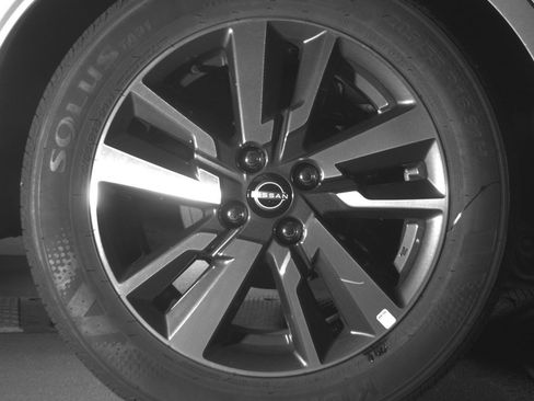 Used 2025 Nissan Versa SV FWD image 18