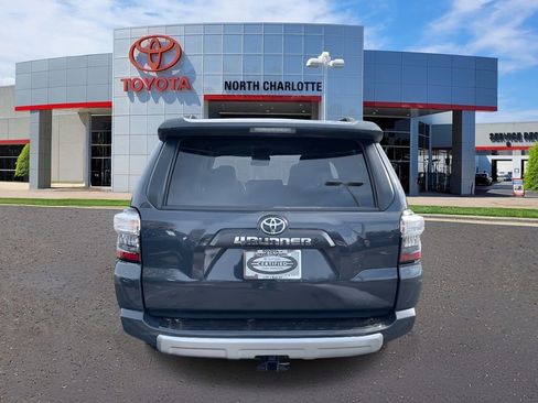 Used 2024 Toyota 4Runner TRD Off-Road Premium image 9