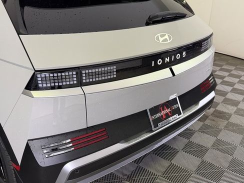 New 2026 Hyundai Ioniq 5 SEL image 9
