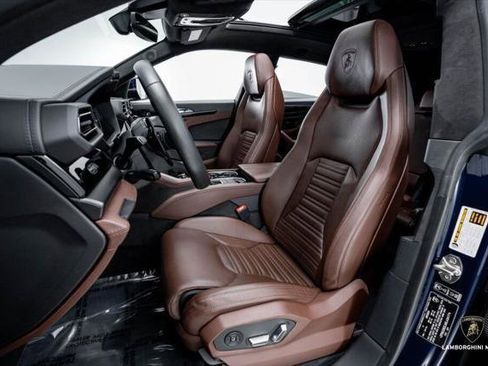 Used 2025 Lamborghini Urus SE AWD/4WD image 30