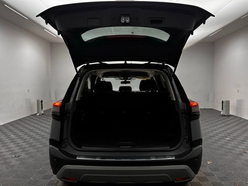Used 2023 Nissan Rogue SV image 12