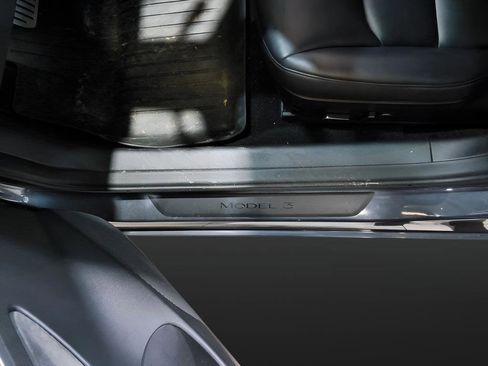 Used 2023 Tesla Model 3 Performance image 13