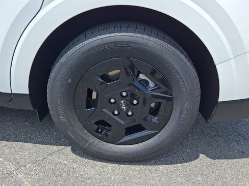 New 2026 Kia Carnival LX FWD image 5