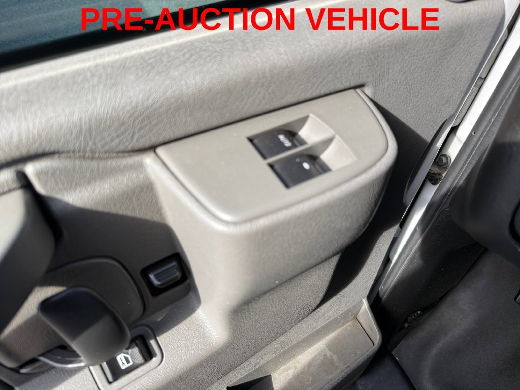 Used 2017 Chevrolet Express 2500 Extended RWD image 23