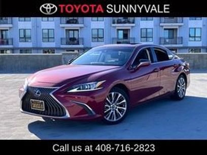 Used 2019 Lexus ES 300h w/ Premium Package