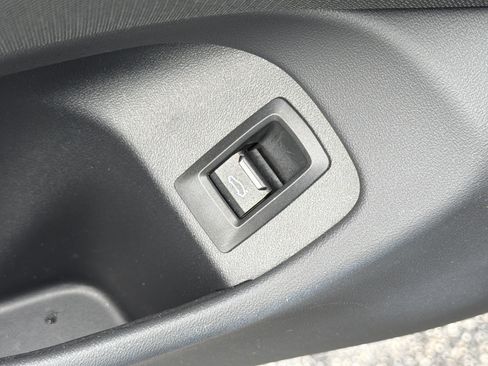 Certified 2025 BMW 530i w/ Premium Package image 20