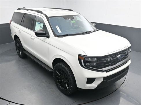 New 2025 Ford Expedition Active image 16