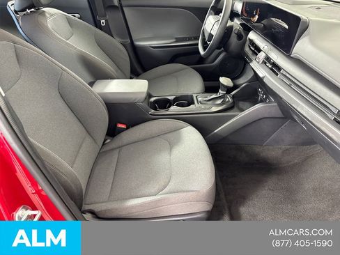 Used 2025 Kia K4 LXS image 17