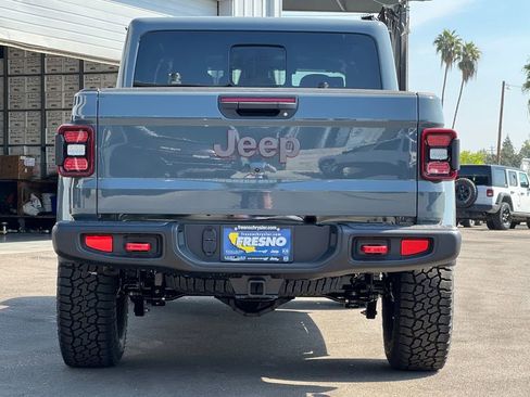 New 2026 Jeep Gladiator Rubicon w/ Steel Bumper Group image 5