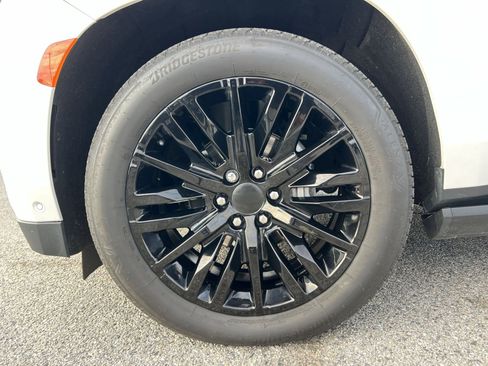 Used 2024 GMC Yukon Denali Ultimate image 12