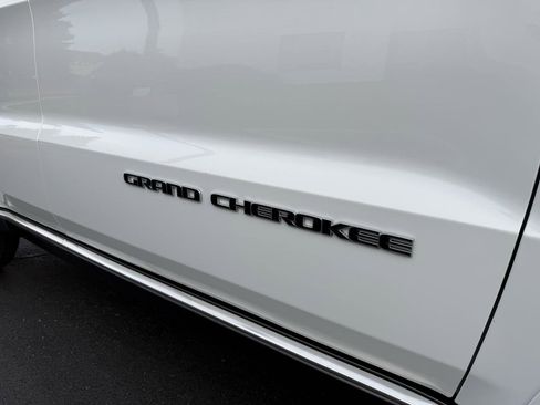 Used 2018 Jeep Grand Cherokee Summit image 13