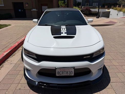 Used 2018 Dodge Charger R/T RWD image 17