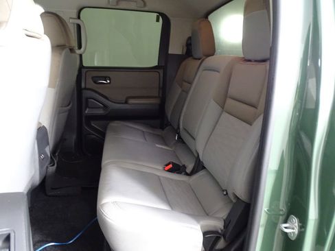 Used 2023 Nissan Frontier SV w/ Technology Package image 8