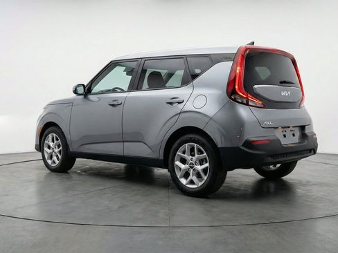 Used 2025 Kia Soul LX w/ LX Technology Package FWD image 6
