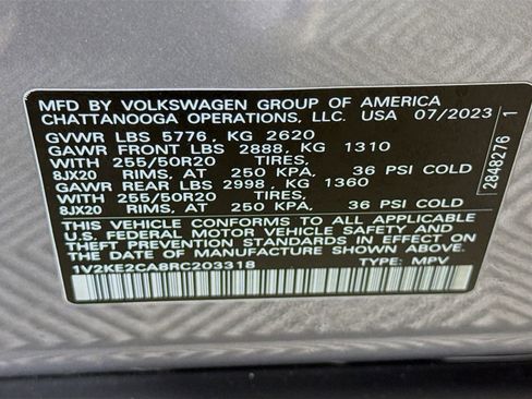 Certified 2024 Volkswagen Atlas Cross Sport SE w/ Panoramic Sunroof Package AWD/4WD image 31
