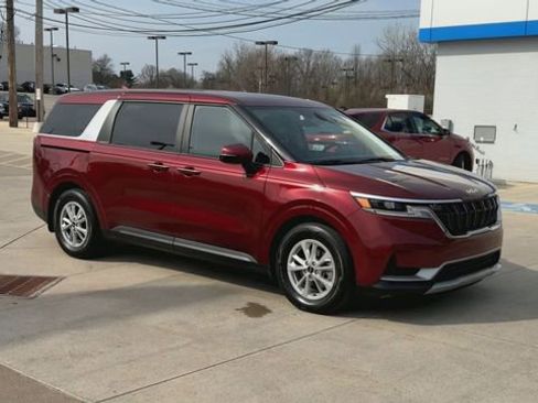 Used 2024 Kia Carnival LX image 3