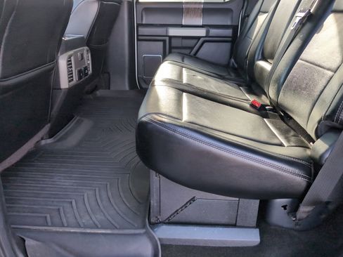 Used 2017 Ford F250 Lariat w/ Chrome Package image 28