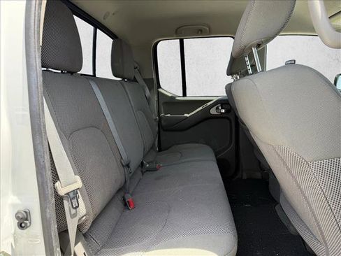 Used 2016 Nissan Frontier SV RWD image 16