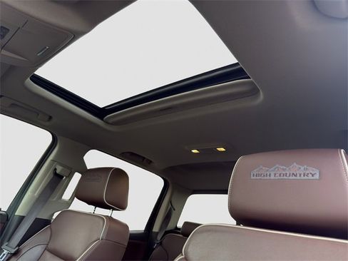 Used 2019 Chevrolet Silverado 2500 High Country image 29