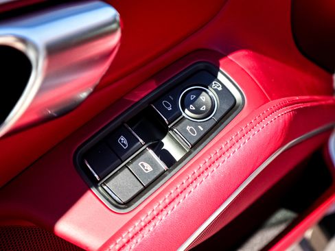 Used 2025 Porsche 718 Cayman image 15