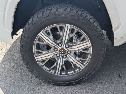 Used 2022 Toyota Tundra Capstone AWD/4WD image 14