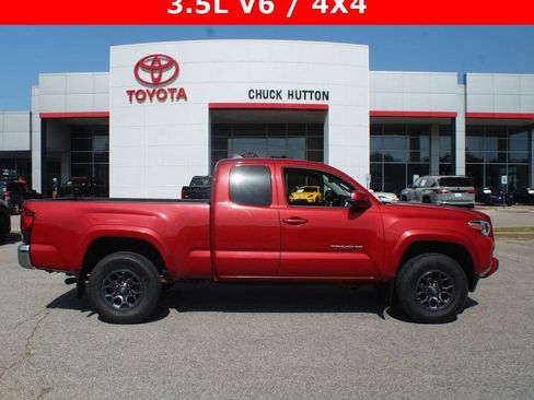 Used 2018 Toyota Tacoma SR5 AWD/4WD image 1