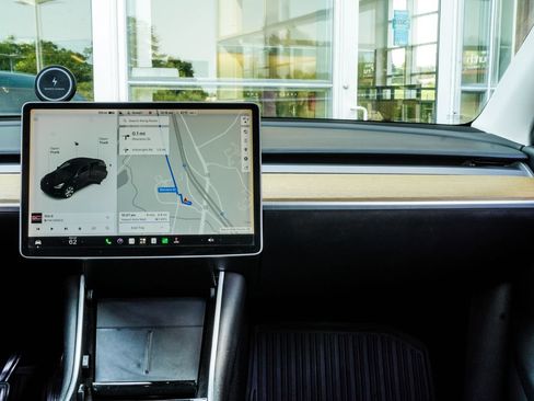 Used 2020 Tesla Model Y Long Range AWD/4WD image 18