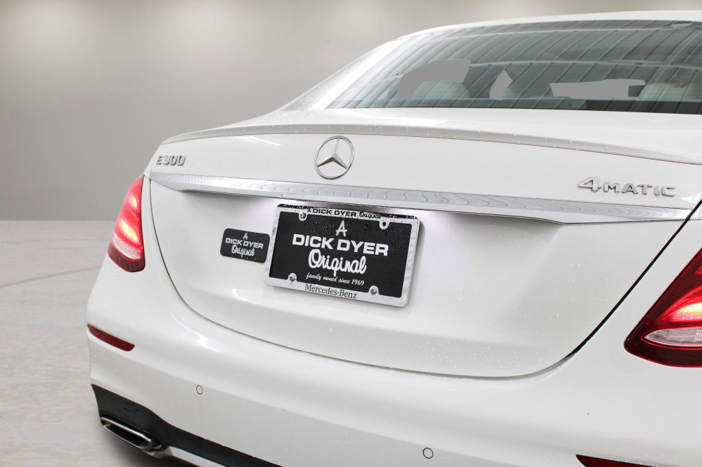 Used 2017 Mercedes-Benz E 300 4MATIC image 33