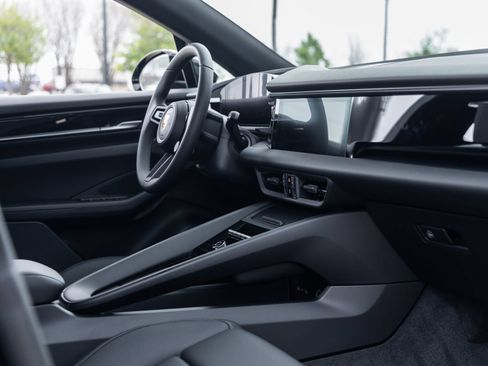 Certified 2025 Porsche Macan Electric RWD image 45