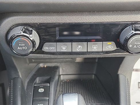 Certified 2024 Nissan Kicks SR image 22