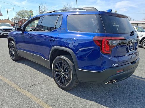 Used 2023 GMC Acadia SLE w/ Driver Convenience Package image 3