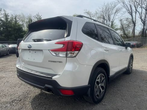 Used 2019 Subaru Forester Premium image 4