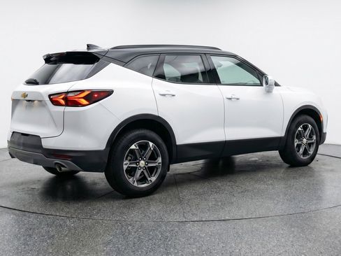 Used 2025 Chevrolet Blazer LT FWD image 9