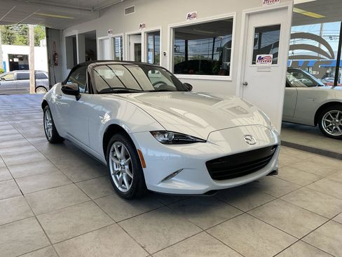 Used 2016 MAZDA MX-5 Miata Sport RWD image 1