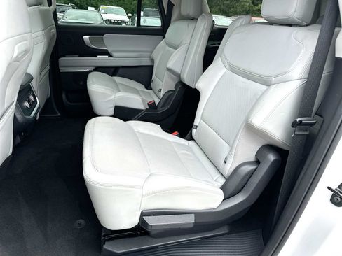 Used 2025 Ford Expedition Max Platinum w/ Driver's Package AWD/4WD image 23