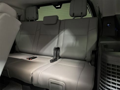 Used 2024 Toyota Sequoia Limited image 29