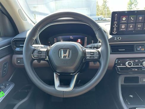 New 2026 Honda Pilot Touring image 12