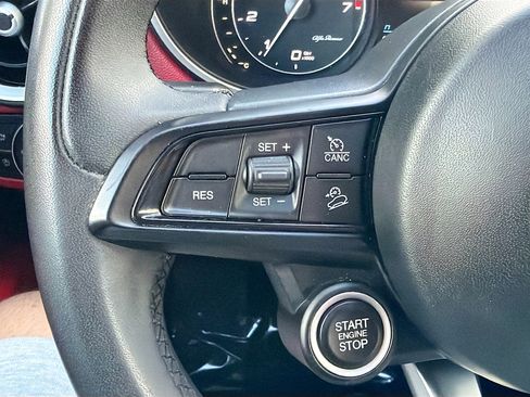 Used 2020 Alfa Romeo Stelvio image 37