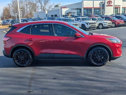 Used 2021 Ford Escape SE w/ Convenience Package image 3