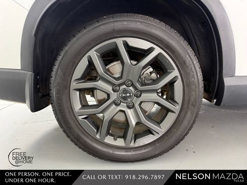 Used 2023 Honda Pilot Touring image 13
