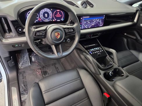 Certified 2026 Porsche Cayenne Coupe w/ Premium Package Plus AWD/4WD image 4