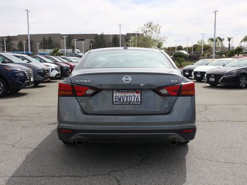 Used 2021 Nissan Altima 2.5 SV w/ SV Premium Package image 5