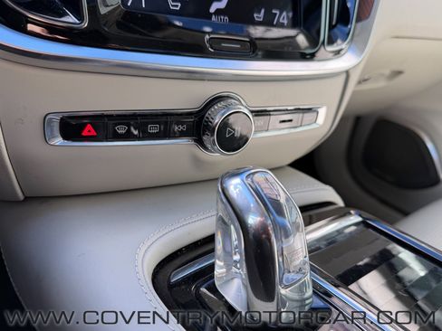 Used 2019 Volvo S60 T8 Inscription image 23